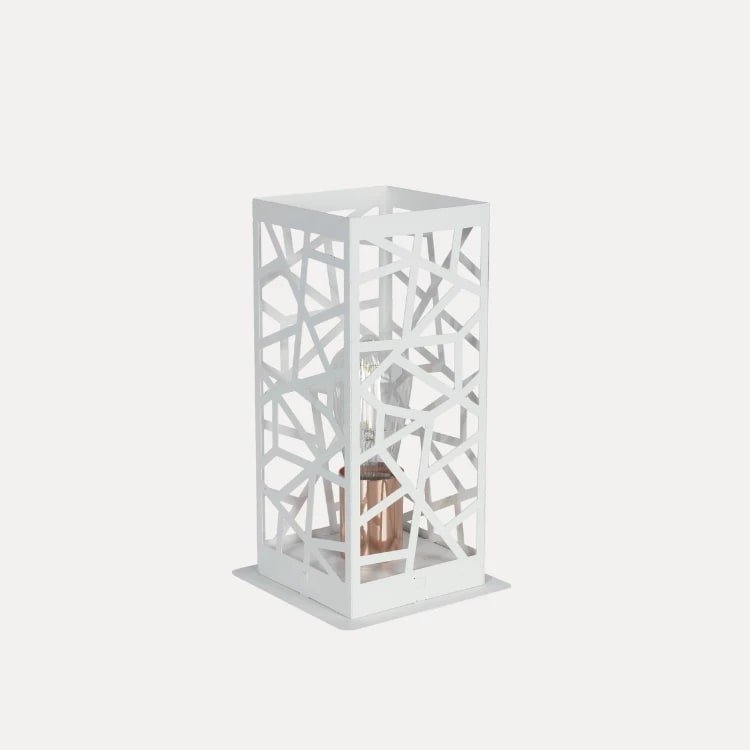 Velador CATANIA de hierro blanco con diseño moderno. Ideal dormitorio o living.