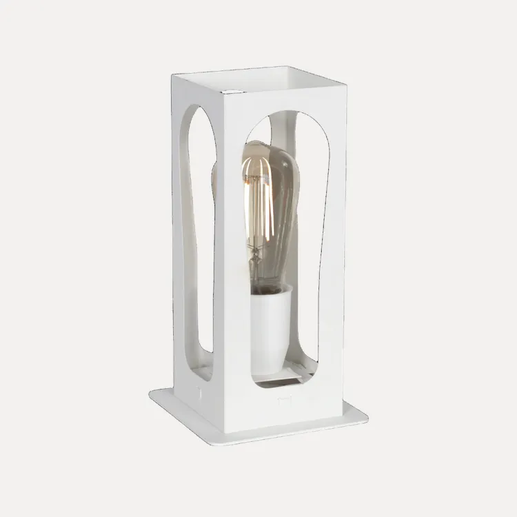 Velador FANO blanco estilo moderno, ideal para dormitorio, living o estudio. Medidas: 12.7cm de ancho x 24.6cm de alto.