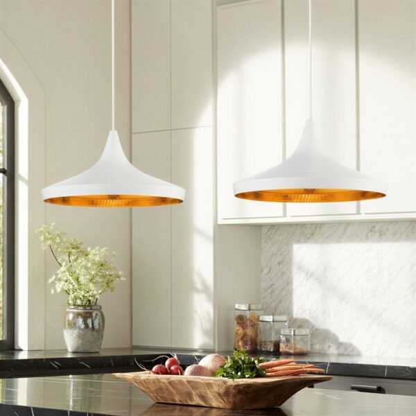 Colgante Horta — Pantalla blanca chapa dorado E27 — Ambiente | Lampamac