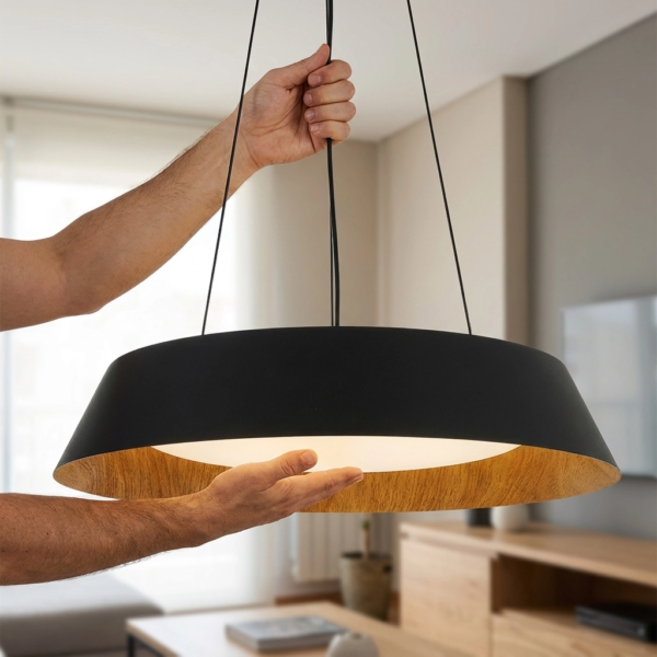 Colgante Lamparas de Techo - Colgante Estévra — Metal Negro, moderno símil madera (LED) dimensiones | Lampamac