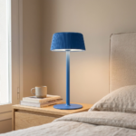 Velador Led Lamparas de Mesa - Velador Led Prevéla — Metal y ABS azul, moderno con USB (LED) foto de producto | Lampamac