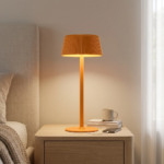 Velador Led Lamparas de Mesa - Velador Led Aävantine — Metal y ABS naranja, moderno con USB (LED) foto de producto | Lampamac