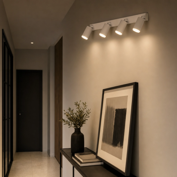 Bagheria | Aplique Metal Moderno Sereno Cuádruple Orientable GU10 en pasillo moderno argentino