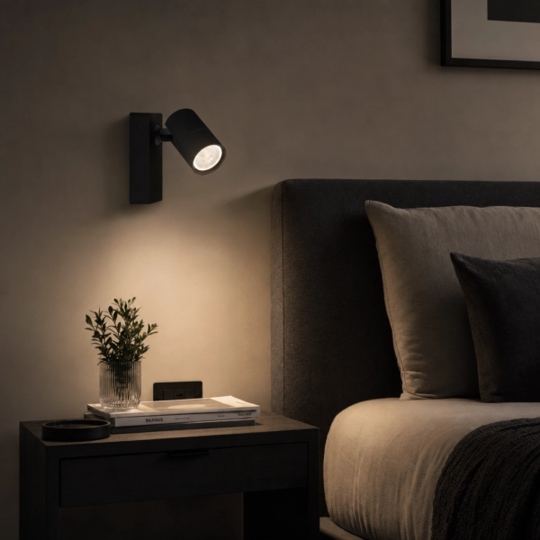 Molfetta | Aplique Aluminio Moderno Elegante Orientable GU10 en dormitorio moderno argentino
